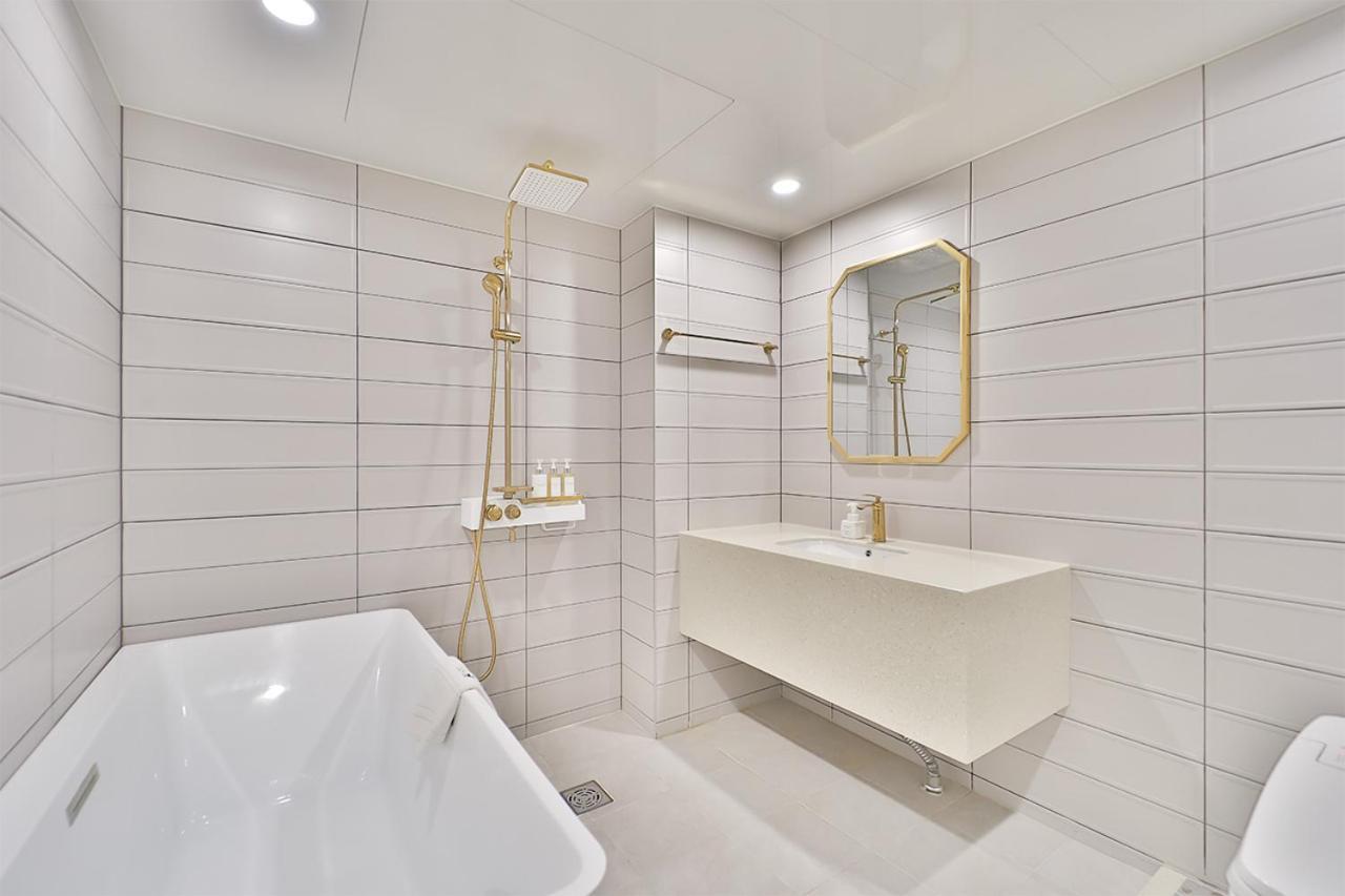 Hotel Palace Гиеонгджу Екстериор снимка