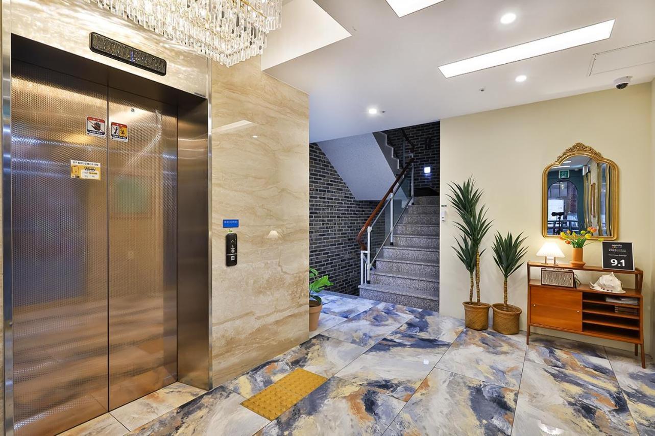 Hotel Palace Гиеонгджу Екстериор снимка