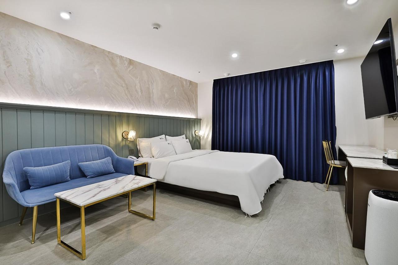 Hotel Palace Гиеонгджу Екстериор снимка